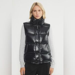 Aritzia Jackets & Coats Nwt Aritzia The Superpuff Vest Black High